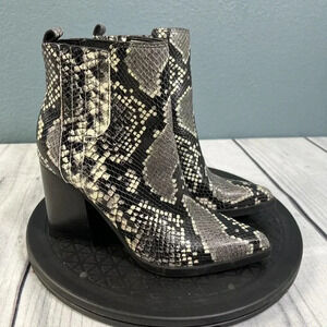 Marc Fisher Oshay Size 5M Snake Embossed Point Toe Ankle Bootie Western Cowboy